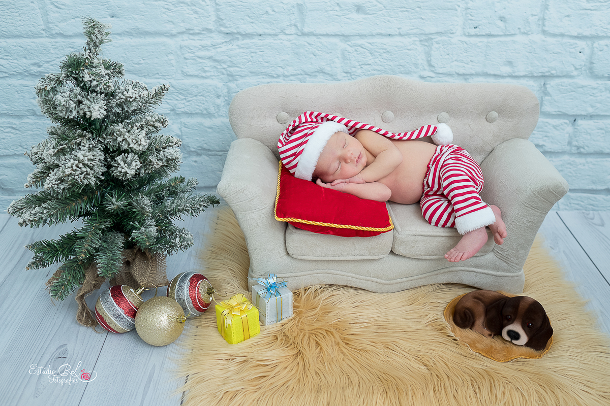Leonardo com apenas 7 dias de vida!!!

Tão pequeno mas cheio de personalidade e muito comportado… Não quis ficar pelado! kkkk

Léo arrasou no quesito fofura e rendeu várias fotos de derreter o coração.