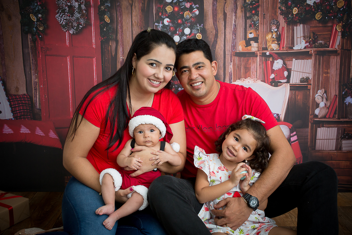 Heitor voltou para registrar os seus 3 meses !!

E quem aguenta a fofura dessa duplinha???? 

O natal é uma época tão linda e mágica , e com esses dois irmãos ficou mais lindo ainda, e recheado de muito amor !