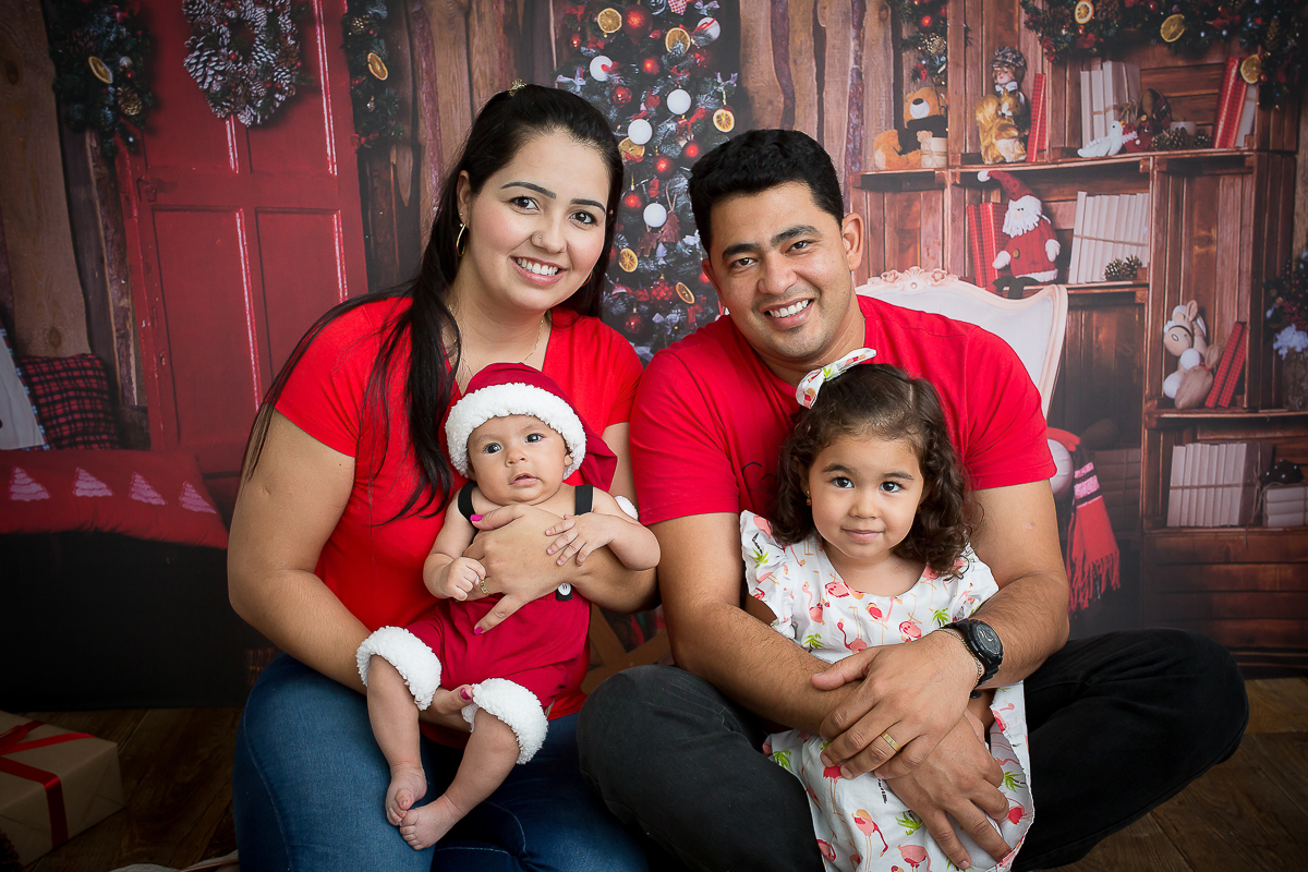 Heitor voltou para registrar os seus 3 meses !!

E quem aguenta a fofura dessa duplinha???? 

O natal é uma época tão linda e mágica , e com esses dois irmãos ficou mais lindo ainda, e recheado de muito amor !