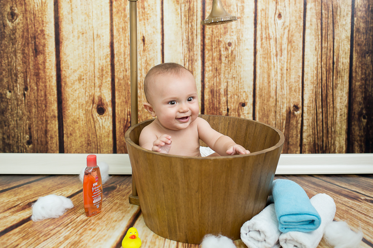 Guilherme cresceu, está com coxinhas grossas e um sorriso de derreter qualquer um !!!

Vejam vocês mesmos a delícia que foi o ensaio de 6 meses dele
