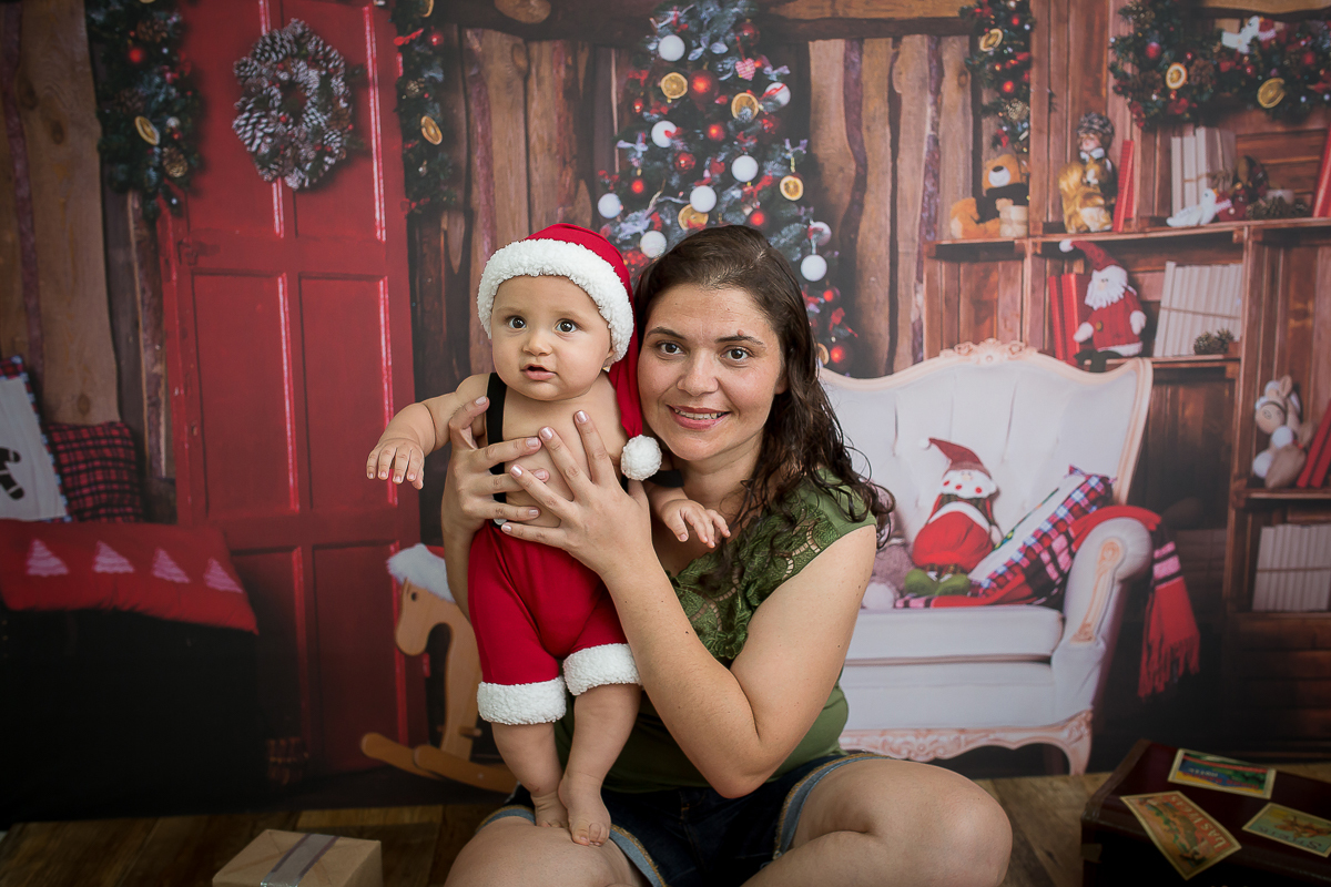 Guilherme cresceu, está com coxinhas grossas e um sorriso de derreter qualquer um !!!

Vejam vocês mesmos a delícia que foi o ensaio de 6 meses dele