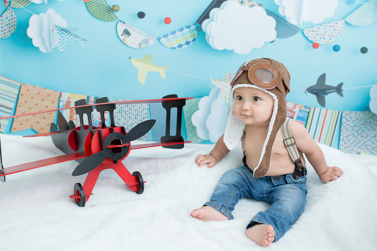 Guilherme cresceu, está com coxinhas grossas e um sorriso de derreter qualquer um !!!

Vejam vocês mesmos a delícia que foi o ensaio de 6 meses dele