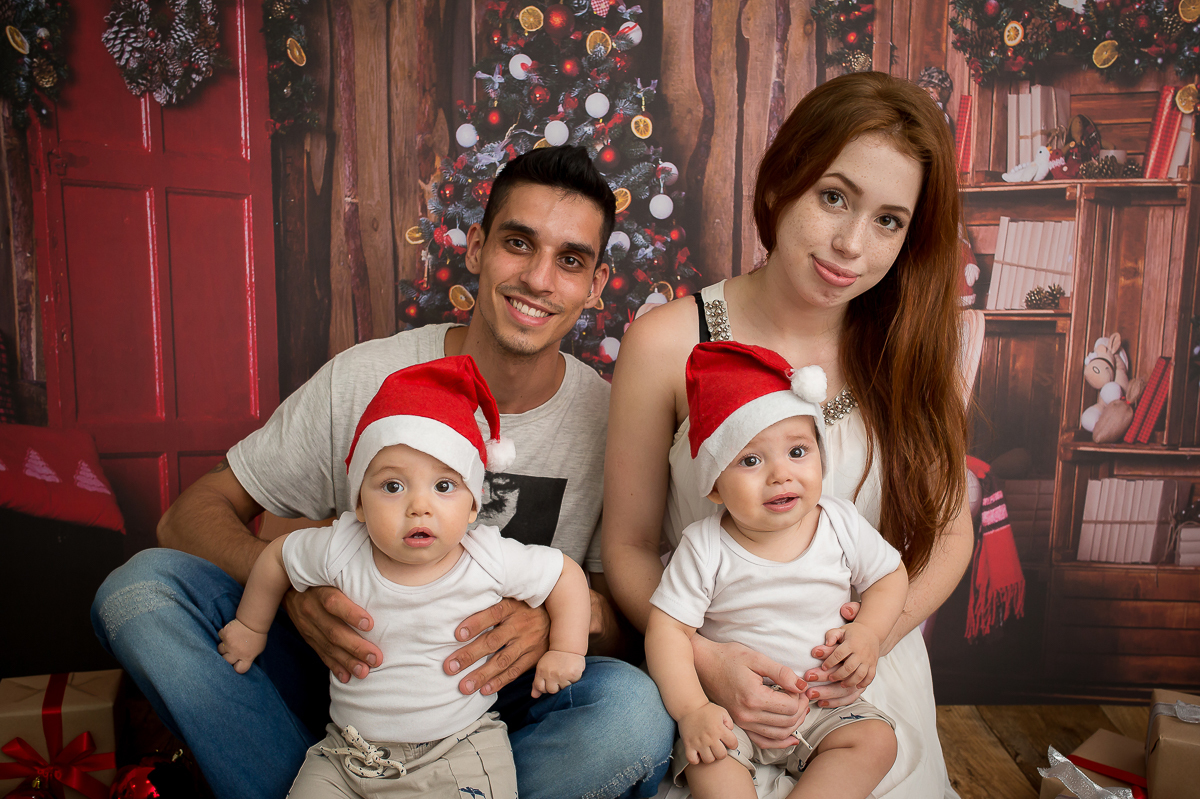 A magia do natal estes no ar. E para essa família  o natal vai ser super especial! 

Uma sessão super fofa que fizemos com os gêmeos Pietro e Anthony.
