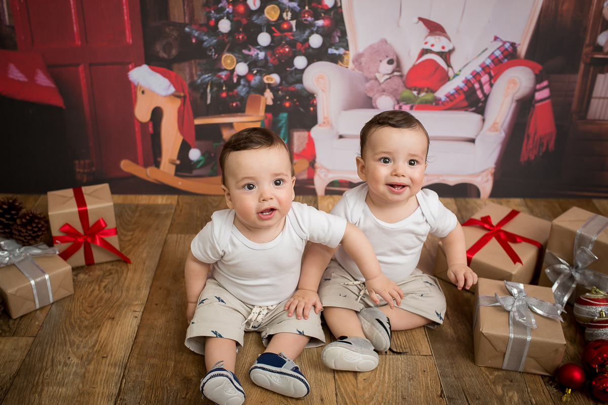 A magia do natal estes no ar. E para essa família  o natal vai ser super especial! 

Uma sessão super fofa que fizemos com os gêmeos Pietro e Anthony.