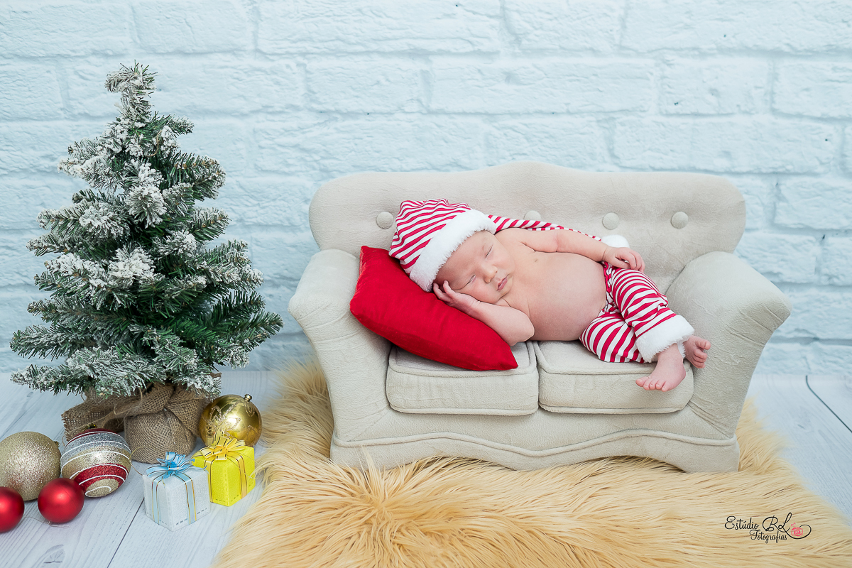 Esse é o ensaio newborn do Derick, um chinesinho lindo filho dos nossos queridos clientes Leticia e Sandro 

Um bebe fofo, charmoso, cheiroso… Um modelo Nato que arrasou no quesito fofura!
Com 14 dias de muita fofura, Derick arrasou no seu primeiro ensaio