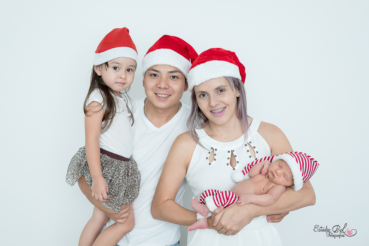 Esse é o ensaio newborn do Derick, um chinesinho lindo filho dos nossos queridos clientes Leticia e Sandro 

Um bebe fofo, charmoso, cheiroso… Um modelo Nato que arrasou no quesito fofura!
Com 14 dias de muita fofura, Derick arrasou no seu primeiro ensaio