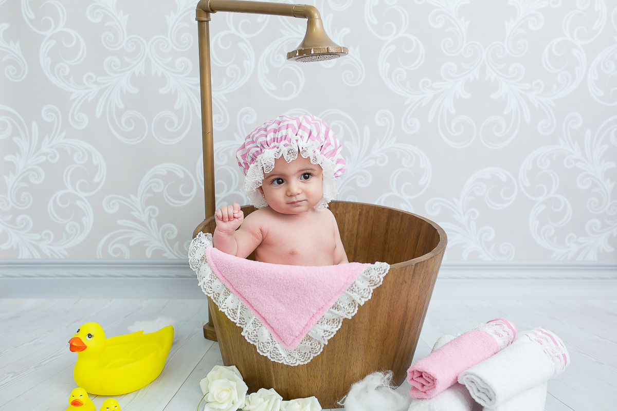 Rafaela voltou em nosso estúdio para comemorar os 6 meses...

Rafa está cada vez mais princesa, ela cresceu um monte, está com coxinhas grossas e um olhar de derreter qualquer um <3 