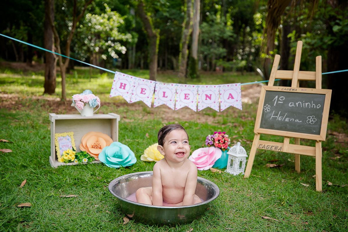 Helena completou seu primeiro aninho!!!
Registramos a Helena desde quando ainda na barriga da mamãe....Foi 1 ano de lindas fotos.
quanta mudança, como cresceu rápido,