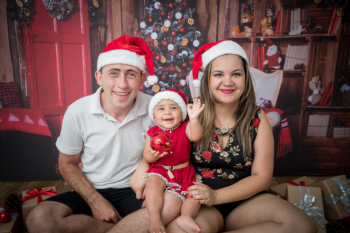 Eu simplesmente amooo fazer acompanhamento de bebês!
Essa é Manu agora com 9 meses, ela esbanja simpatia no estúdio!

Impossível não se encantar com esse mocinha linda!!!!