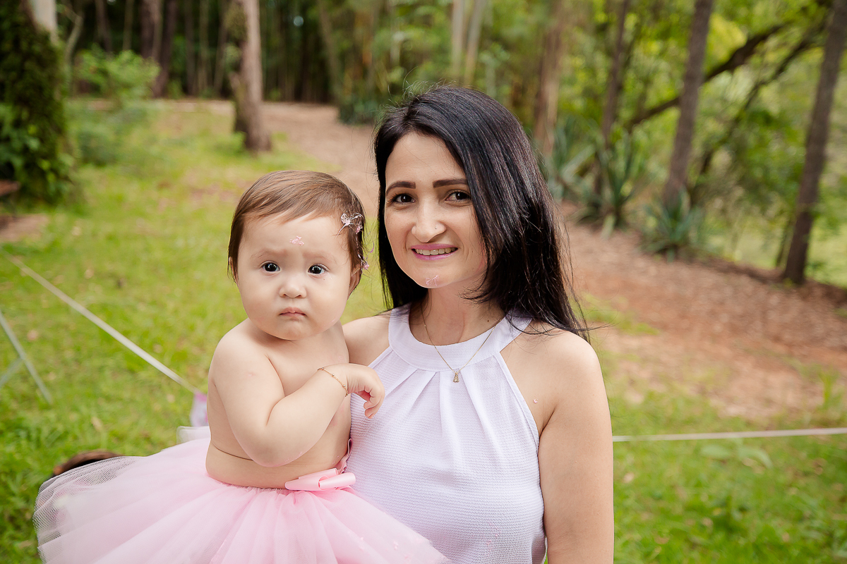 Ahhh, acabou mais um acompanhamento trimestral.
 Yanne completou seu primeiro aninho
E para comemorar fizemos um smash the cake lindo