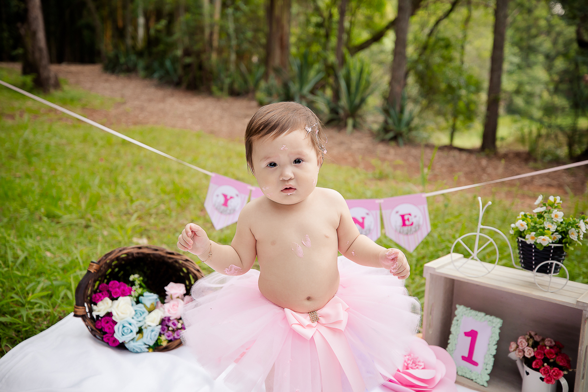 Ahhh, acabou mais um acompanhamento trimestral.
 Yanne completou seu primeiro aninho
E para comemorar fizemos um smash the cake lindo