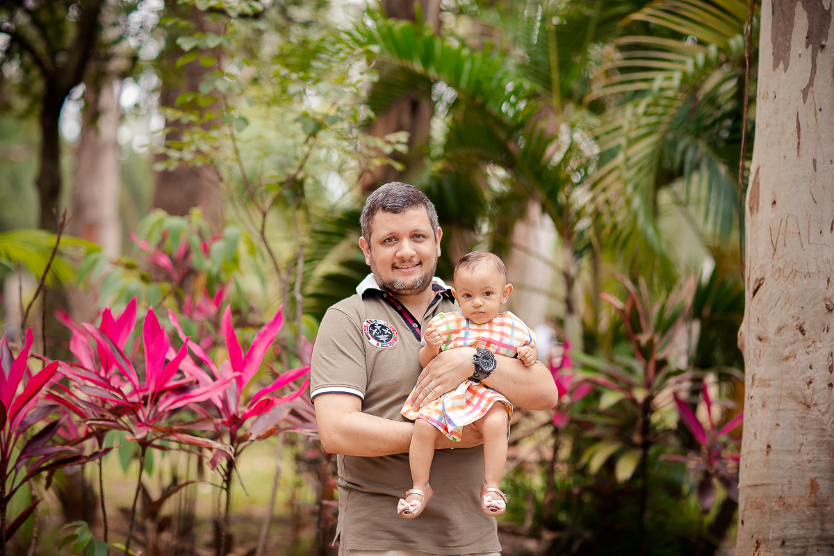 Acompanhamos a Maria desde que estava na barriga da mamãe! Foram varias sessões ao longo desse ano, uma experiência sensacional  onde nos divertimos muito... e para completar o registro destas fases terminamos com a sessão de smash-the-cake, 