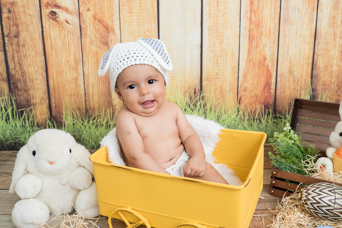 O Heitor acompanhamos desde o Newborn, feito apenas com 09 dias.

Depois teve a sessão de 03 meses e agora o de 6 meses

O Heitor ficou lindo de coelhinho da páscoa e aviador.