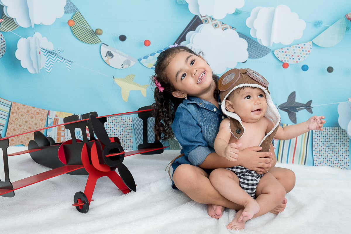 O Heitor acompanhamos desde o Newborn, feito apenas com 09 dias.

Depois teve a sessão de 03 meses e agora o de 6 meses

O Heitor ficou lindo de coelhinho da páscoa e aviador.