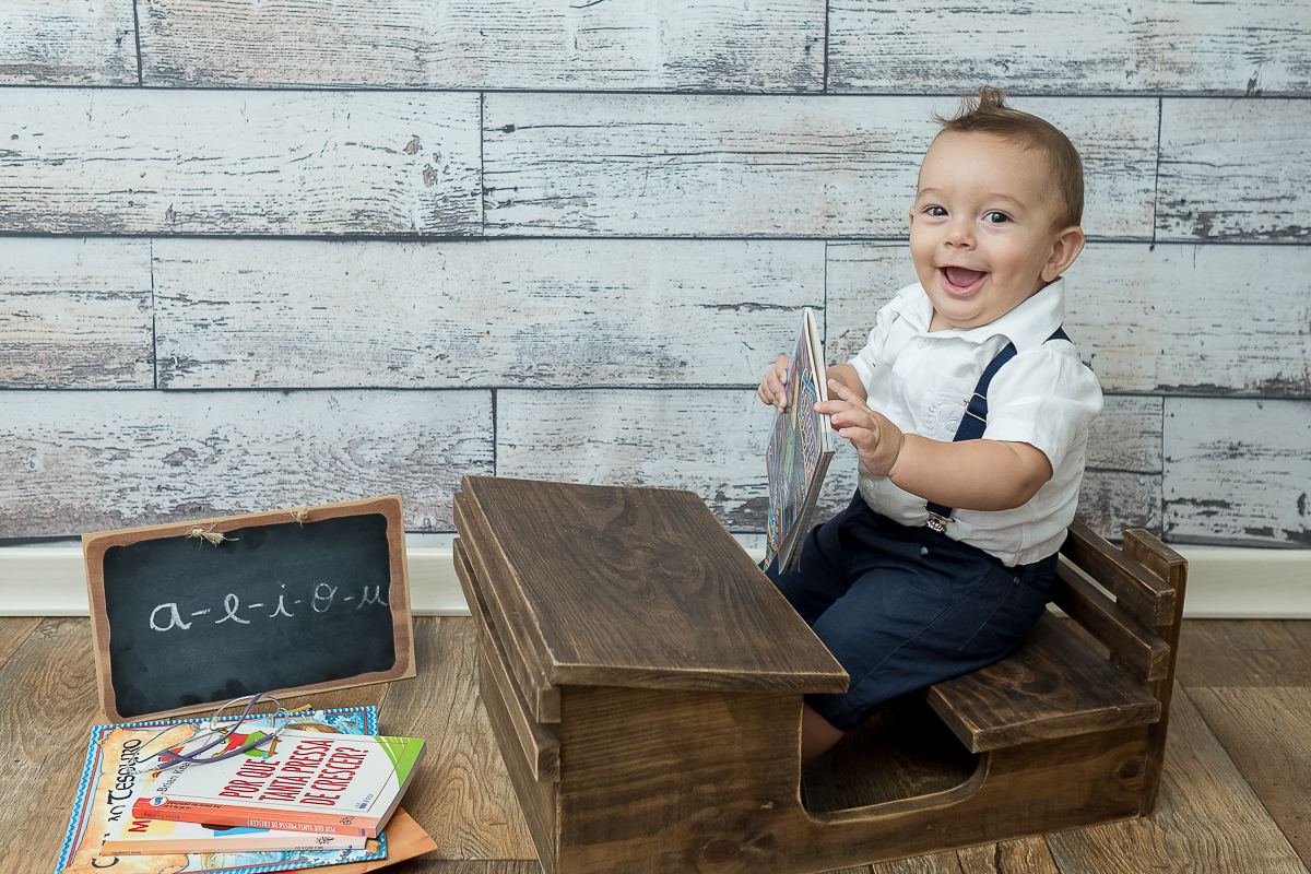 Pensem em um sorriso gostoso com aquelas gargalhadinhas que derretem o coração de qualquer pessoa!!!

Lucas se divertiu muito na sua sessão de 9 meses <3 
