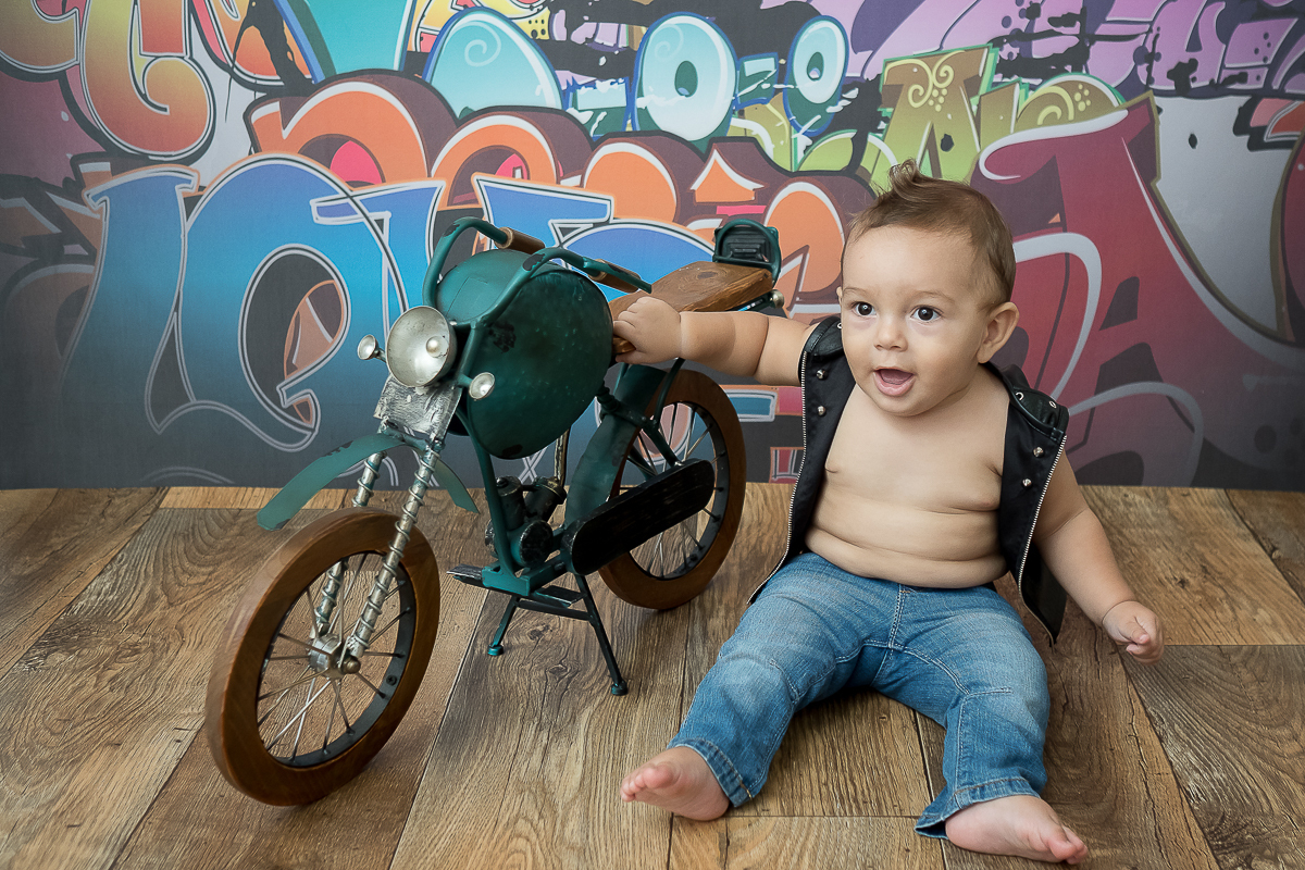 Pensem em um sorriso gostoso com aquelas gargalhadinhas que derretem o coração de qualquer pessoa!!!

Lucas se divertiu muito na sua sessão de 9 meses <3 