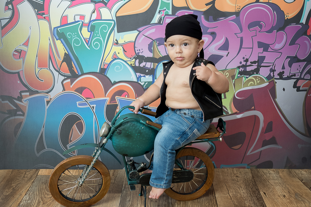 Pensem em um sorriso gostoso com aquelas gargalhadinhas que derretem o coração de qualquer pessoa!!!

Lucas se divertiu muito na sua sessão de 9 meses <3 