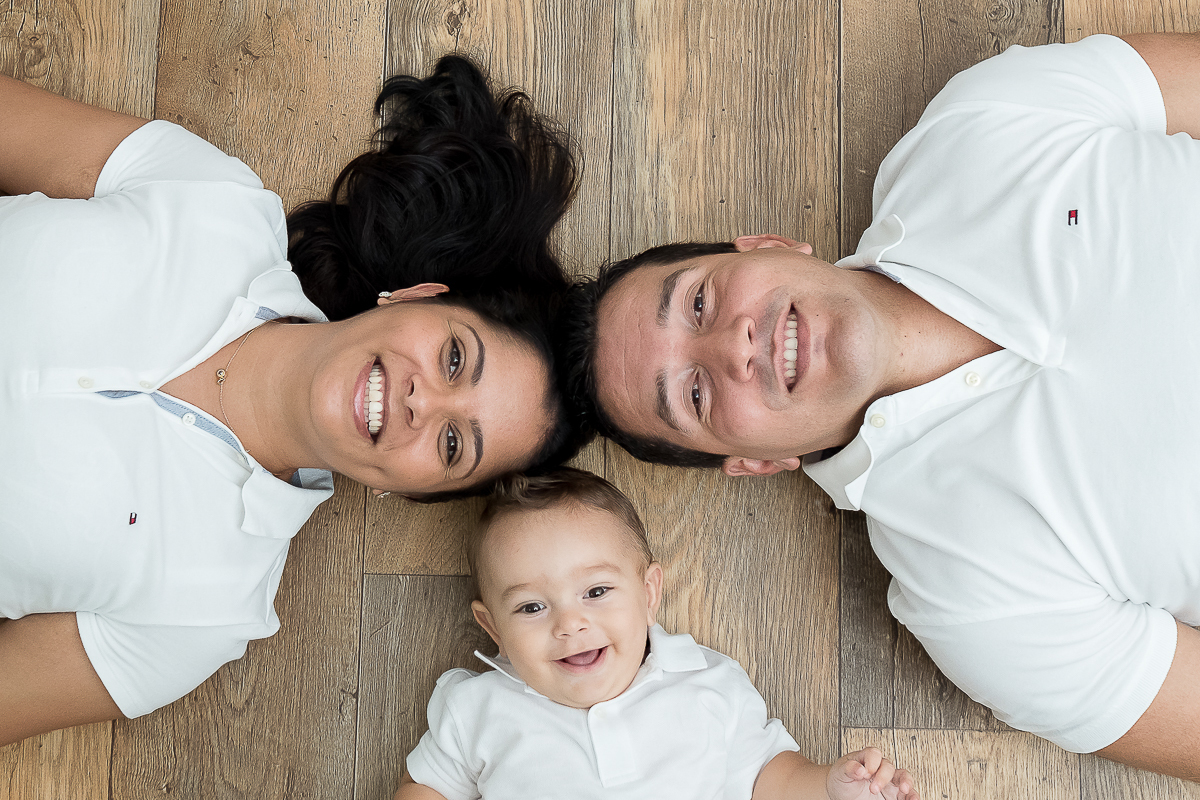 Pensem em um sorriso gostoso com aquelas gargalhadinhas que derretem o coração de qualquer pessoa!!!

Lucas se divertiu muito na sua sessão de 9 meses <3 