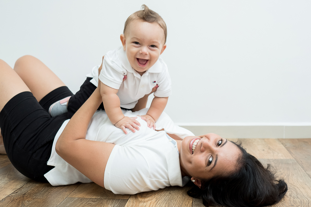 Pensem em um sorriso gostoso com aquelas gargalhadinhas que derretem o coração de qualquer pessoa!!!

Lucas se divertiu muito na sua sessão de 9 meses <3 