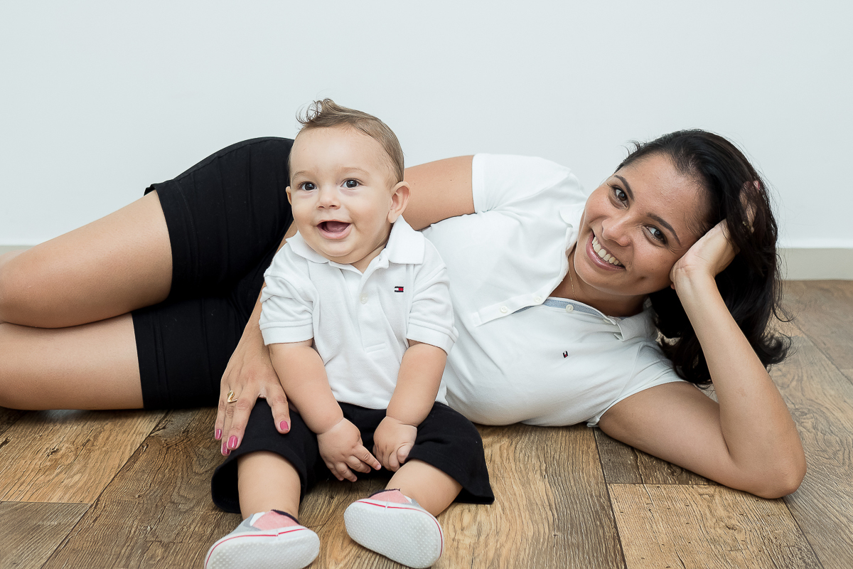 Pensem em um sorriso gostoso com aquelas gargalhadinhas que derretem o coração de qualquer pessoa!!!

Lucas se divertiu muito na sua sessão de 9 meses <3 
