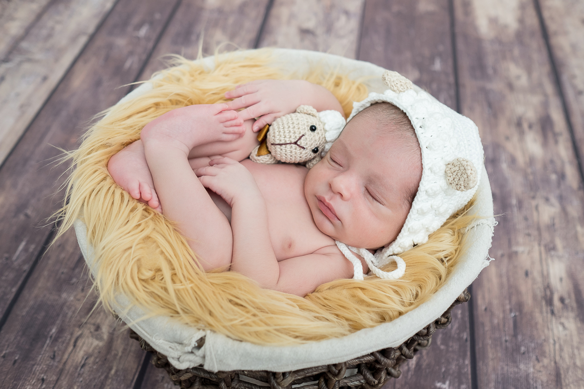 Esse é o Murilo em seus primeiros 16 dias de vida. Tão fofo, tão tranquilo ♥ 

Ficamos muito feliz em registrar esse momento tão lindo da vida do Murilo