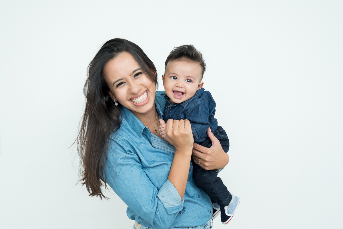 Com seus 4 meses o Enrico já esbanja muita simpatia. 

 Todo cheio de sorrisos e com aquelas dobrinhas de bebê que fazem a gente suspirar. 