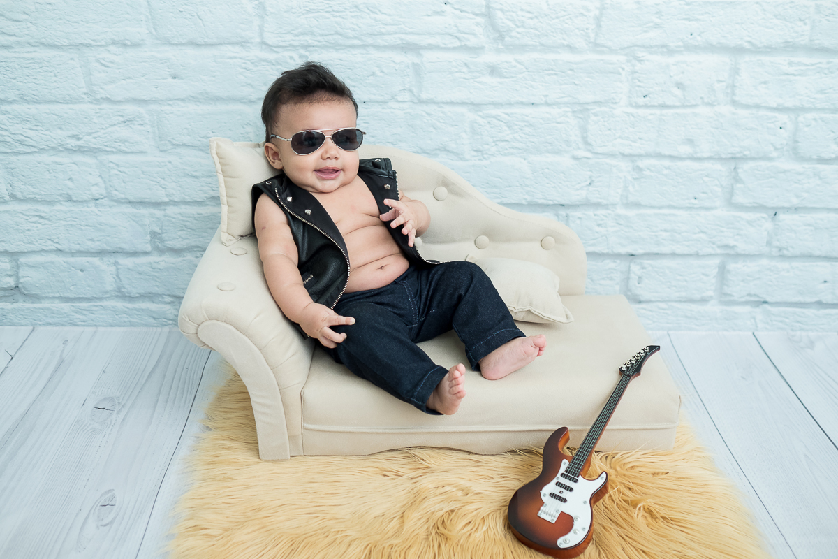 Com seus 4 meses o Enrico já esbanja muita simpatia. 

 Todo cheio de sorrisos e com aquelas dobrinhas de bebê que fazem a gente suspirar. 