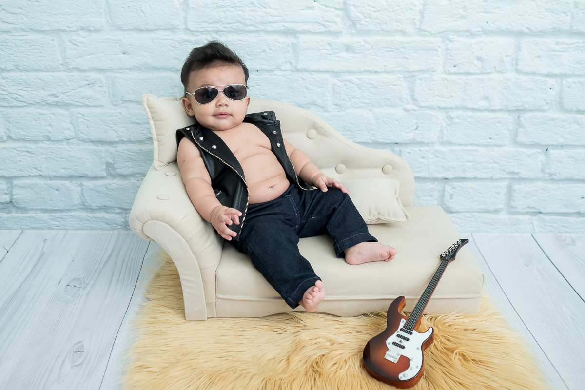 Com seus 4 meses o Enrico já esbanja muita simpatia. 

 Todo cheio de sorrisos e com aquelas dobrinhas de bebê que fazem a gente suspirar. 