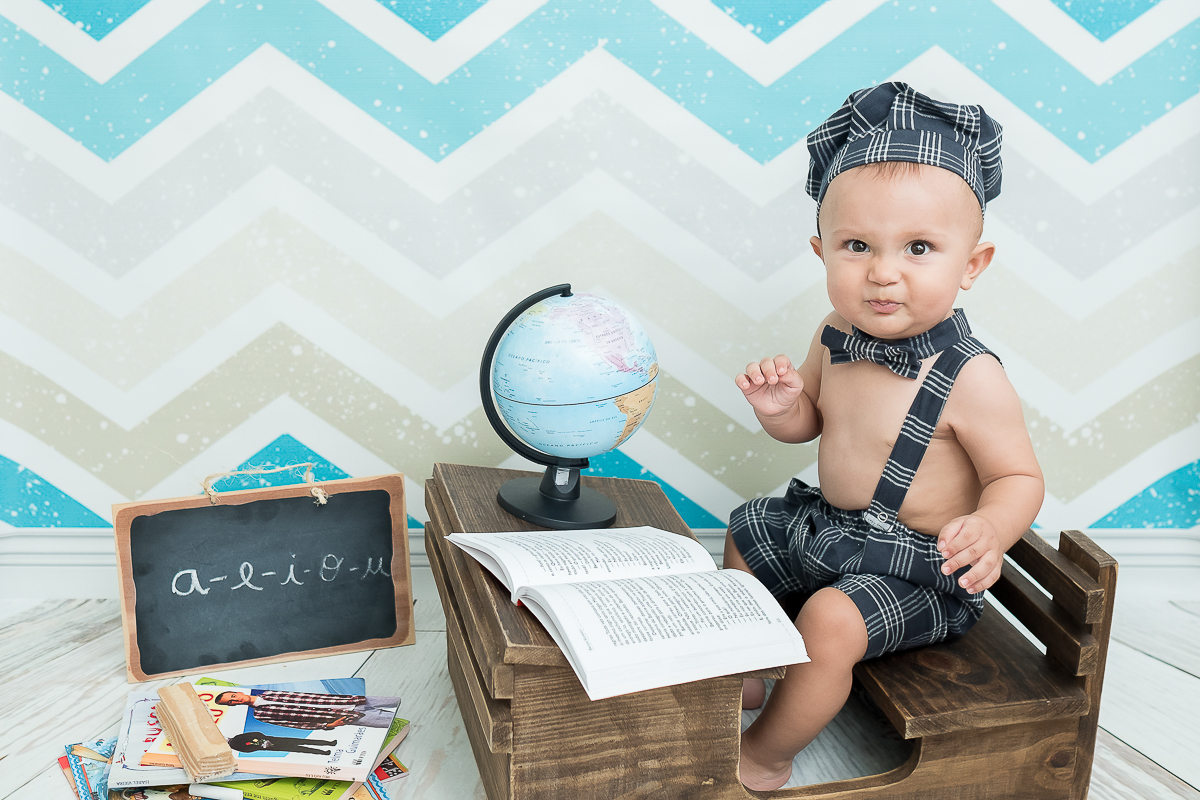 O Guilherme é um bebe encantador, na sua sessão de 9 meses aproveitamos para fazer a sessão de pascoa.

Impossível não se encantar com esse mocinho lindo!!