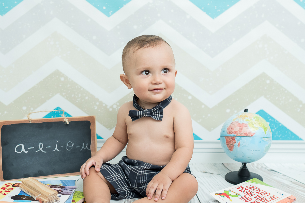 O Guilherme é um bebe encantador, na sua sessão de 9 meses aproveitamos para fazer a sessão de pascoa.

Impossível não se encantar com esse mocinho lindo!!