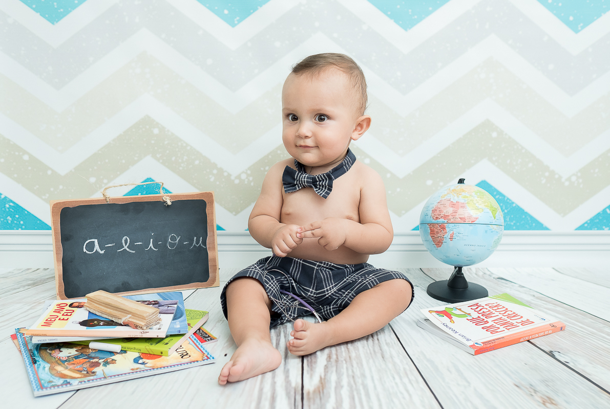 O Guilherme é um bebe encantador, na sua sessão de 9 meses aproveitamos para fazer a sessão de pascoa.

Impossível não se encantar com esse mocinho lindo!!