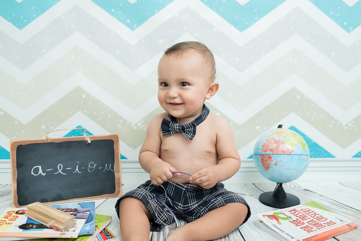 O Guilherme é um bebe encantador, na sua sessão de 9 meses aproveitamos para fazer a sessão de pascoa.

Impossível não se encantar com esse mocinho lindo!!