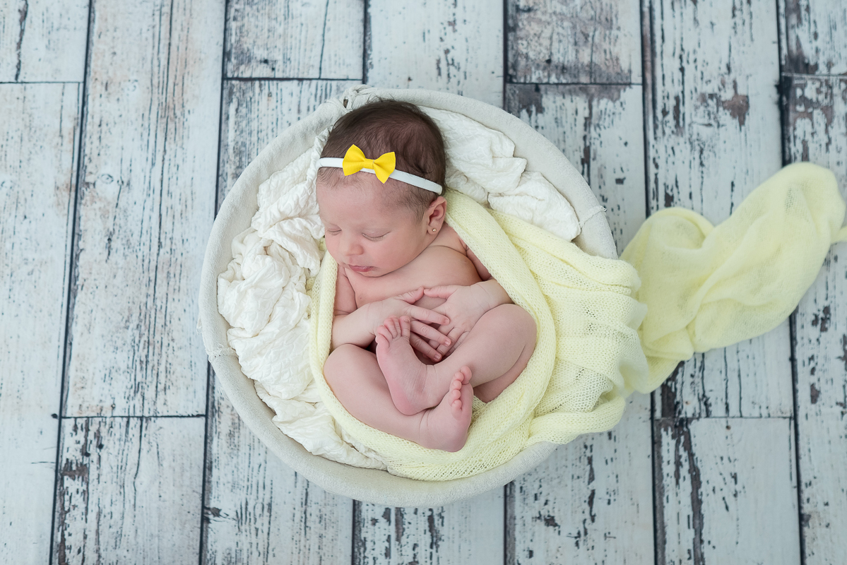 Maria Iris com seus primeiros 16 dias de vida. Toda linda e tranquila, um pacotinho de delicadeza. 

Impossível não morrer de suspiros ao fotografar essas fofuras