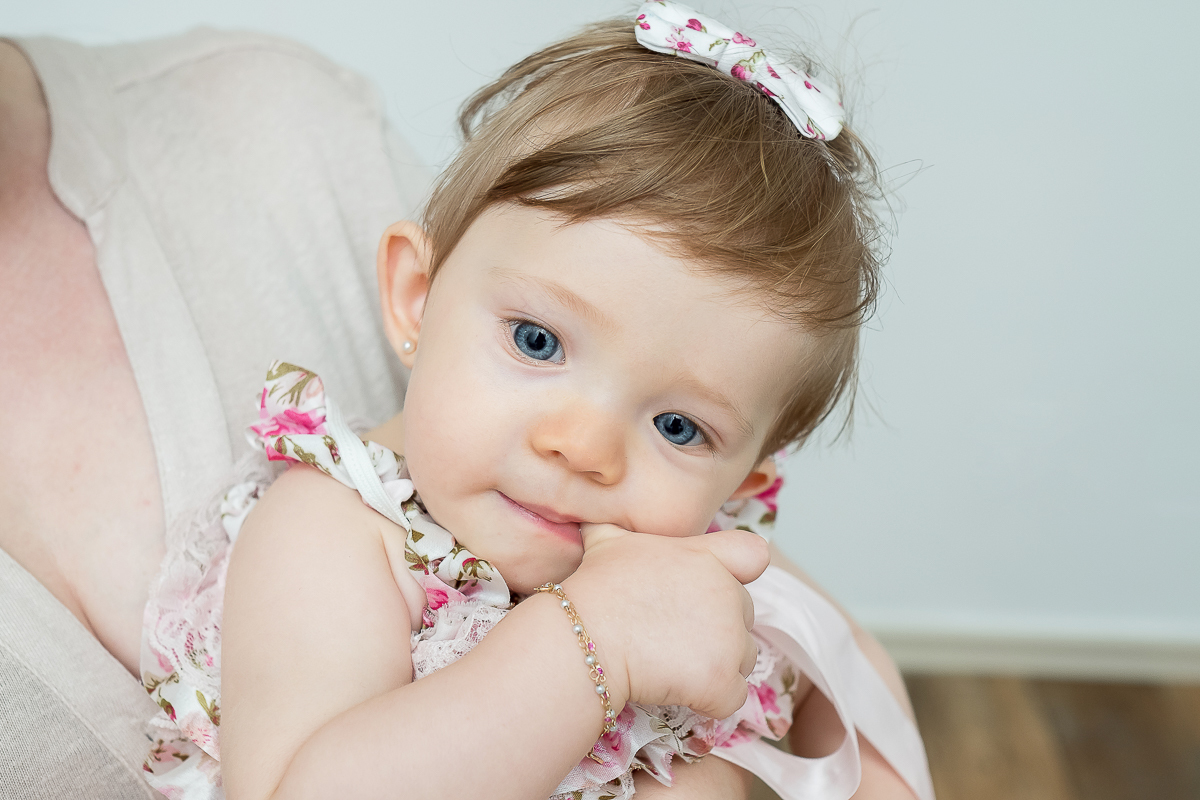 Mas essa Isa é linda demaaais!

Nove meses já se passaram desde que conhecemos a Isabela, e assim vamos percebendo como o tempo está voando cada vez mais rápido. 

Tem como não amar essa sessões?