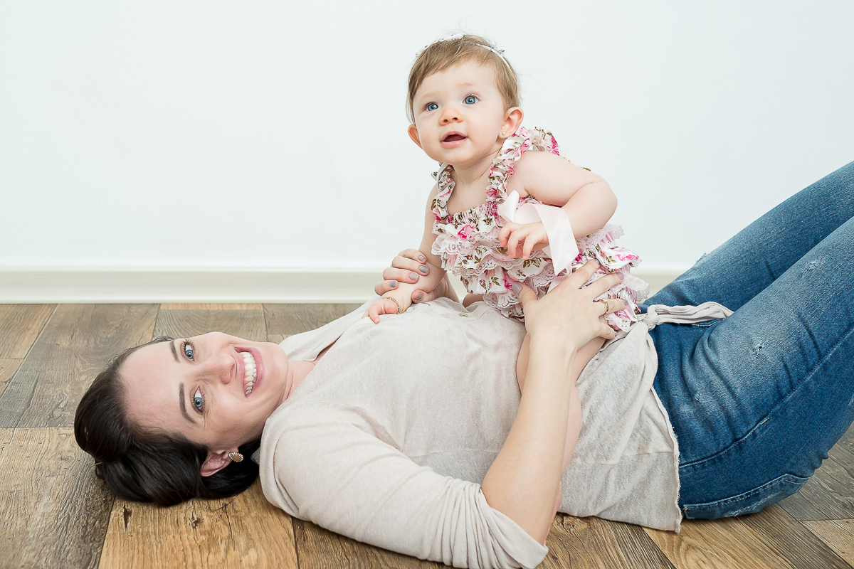 Mas essa Isa é linda demaaais!

Nove meses já se passaram desde que conhecemos a Isabela, e assim vamos percebendo como o tempo está voando cada vez mais rápido. 

Tem como não amar essa sessões?