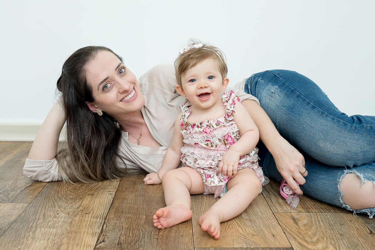 Mas essa Isa é linda demaaais!

Nove meses já se passaram desde que conhecemos a Isabela, e assim vamos percebendo como o tempo está voando cada vez mais rápido. 

Tem como não amar essa sessões?