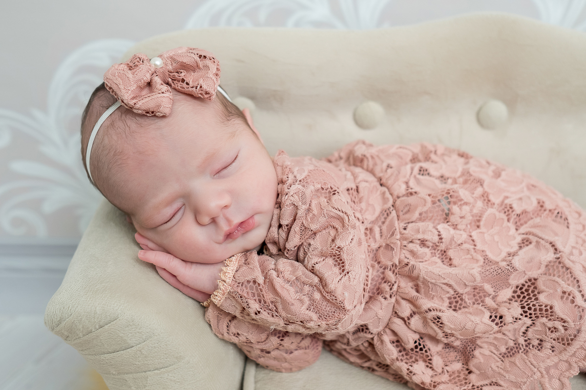 O ensaio newborn da Antonella com 10 dias de vida foi pra lá de especial, ela é uma princesinha muito linda e delicada, e nos deixou apaixonados!!! 

Como foi gostoso registrar esses momentos dessa família tão linda!