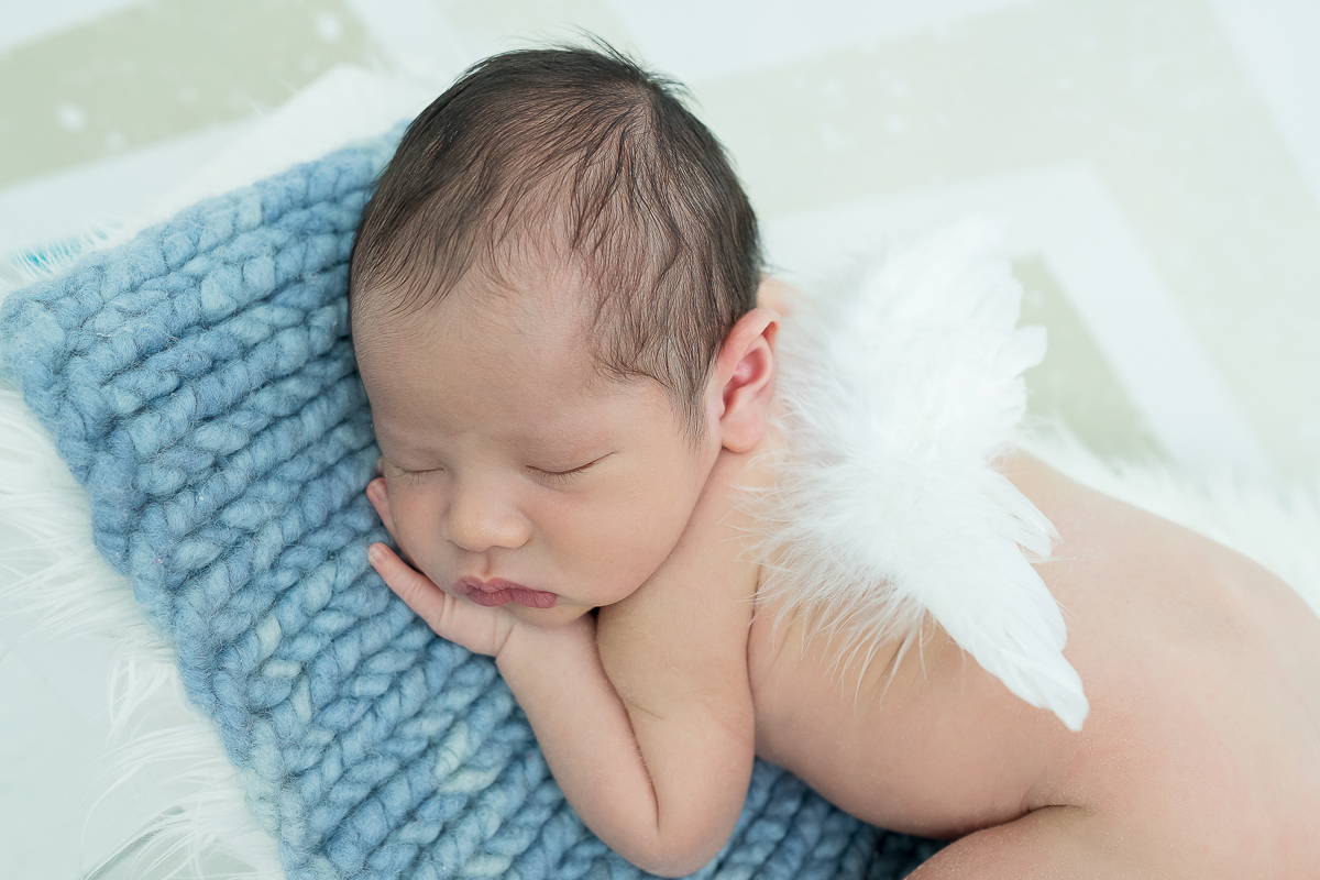 O Lorenzo já apareceu por aqui dentro da barriga da mamãe e agora  trago um pouquinho dos seus 9 primeiros dias de vida, todo gordinho e charmoso, já fazendo a gente suspirar… ♥ 