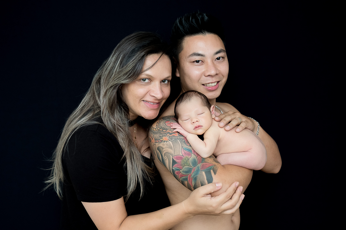 O Lorenzo já apareceu por aqui dentro da barriga da mamãe e agora  trago um pouquinho dos seus 9 primeiros dias de vida, todo gordinho e charmoso, já fazendo a gente suspirar… ♥ 