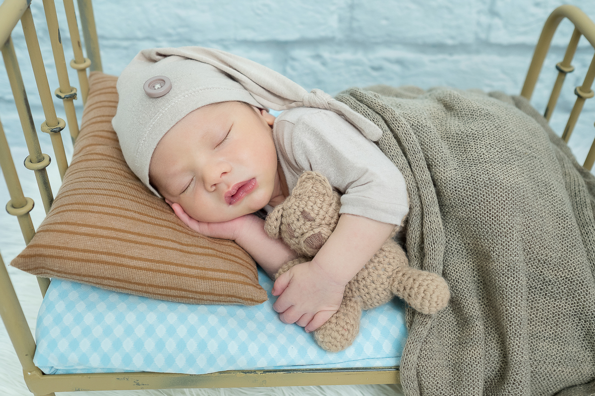 O Lorenzo já apareceu por aqui dentro da barriga da mamãe e agora  trago um pouquinho dos seus 9 primeiros dias de vida, todo gordinho e charmoso, já fazendo a gente suspirar… ♥ 