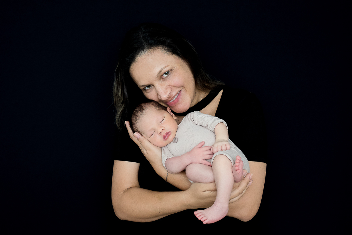 O Lorenzo já apareceu por aqui dentro da barriga da mamãe e agora  trago um pouquinho dos seus 9 primeiros dias de vida, todo gordinho e charmoso, já fazendo a gente suspirar… ♥ 