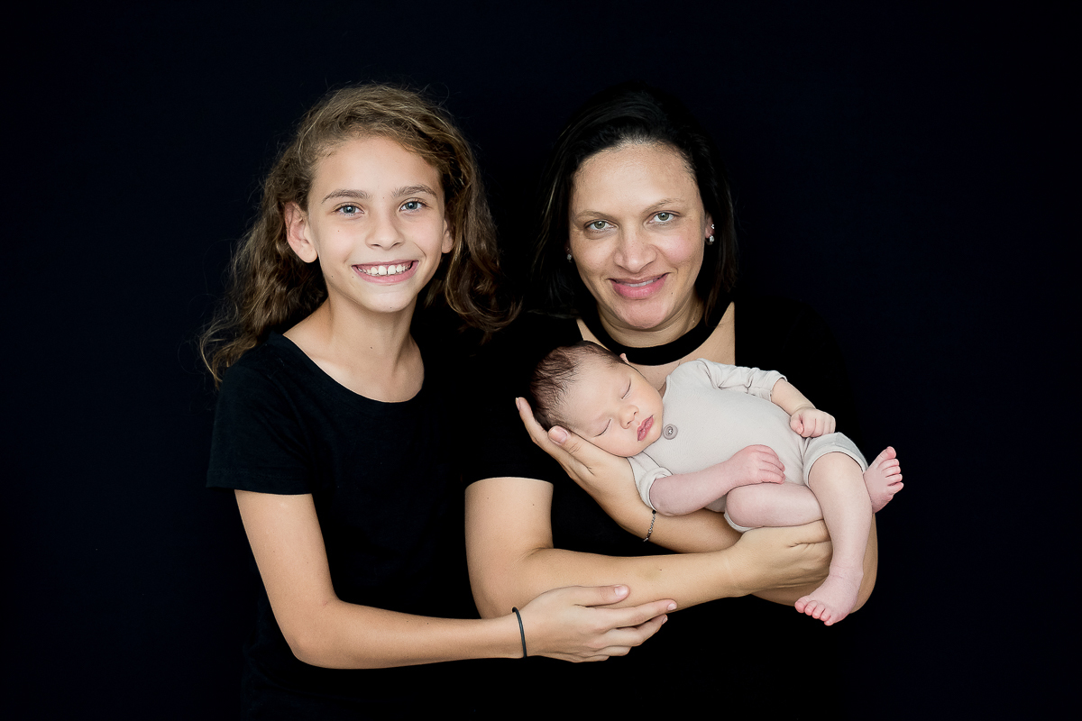 O Lorenzo já apareceu por aqui dentro da barriga da mamãe e agora  trago um pouquinho dos seus 9 primeiros dias de vida, todo gordinho e charmoso, já fazendo a gente suspirar… ♥ 