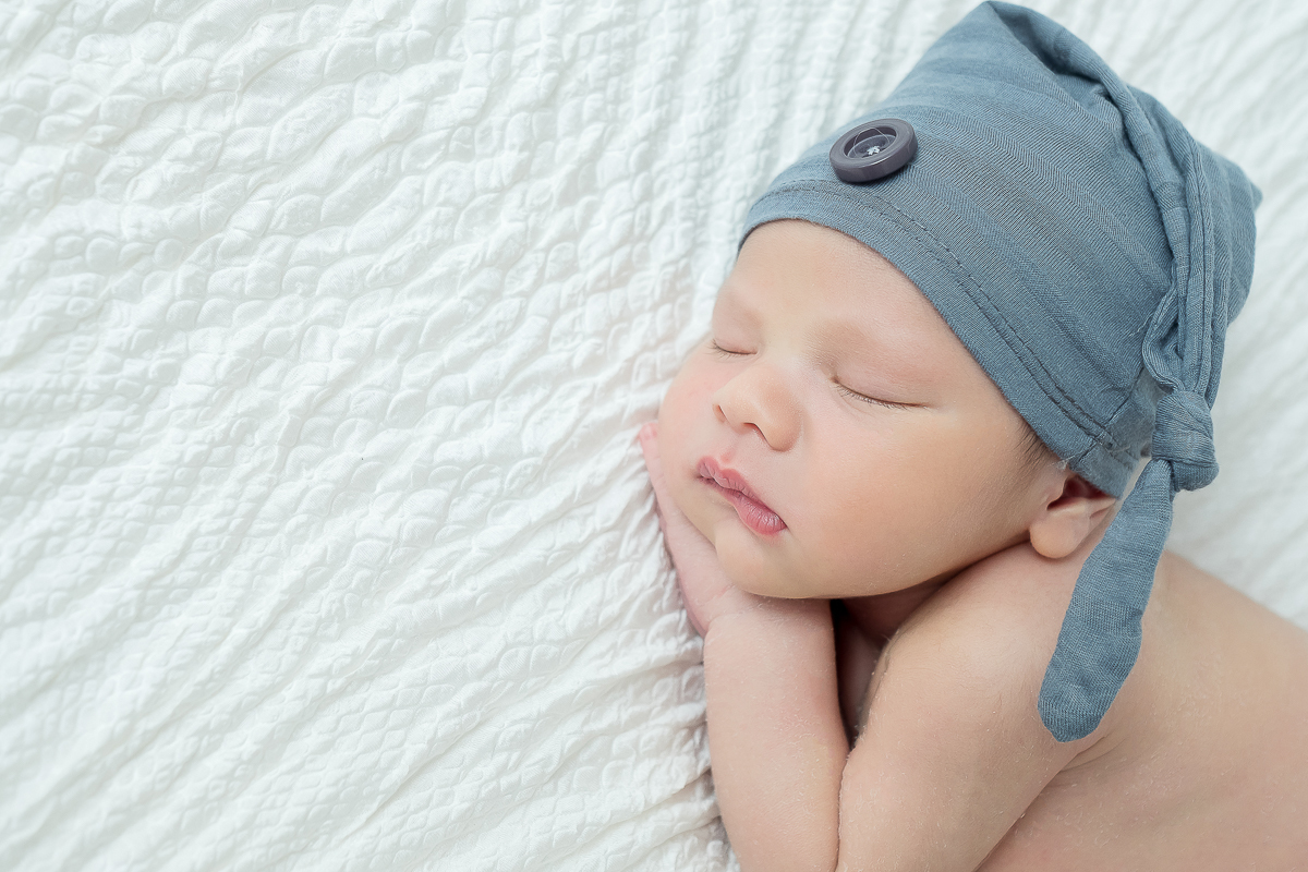 O Lorenzo já apareceu por aqui dentro da barriga da mamãe e agora  trago um pouquinho dos seus 9 primeiros dias de vida, todo gordinho e charmoso, já fazendo a gente suspirar… ♥ 