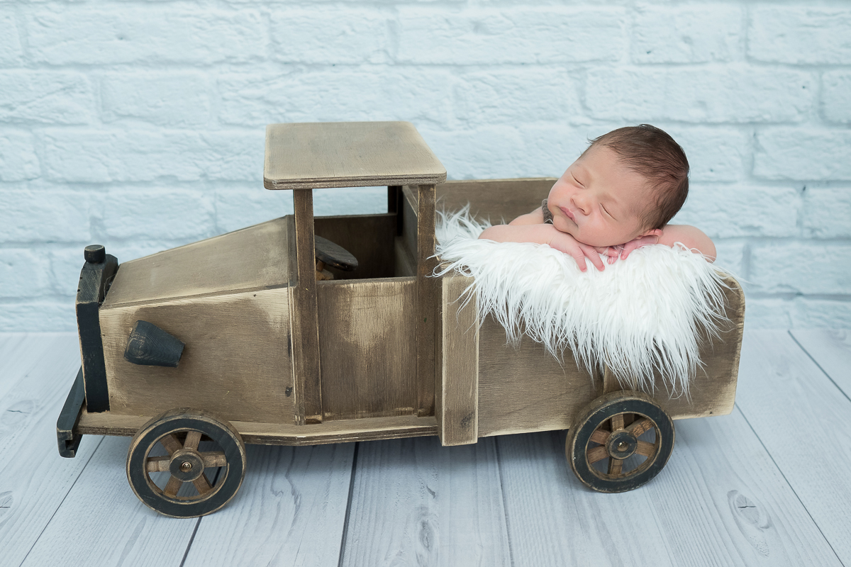 Sabe aquele ensaio que transborda amor, e a gente não consegue selecionar quais fotos postar, porque quer postar todas? Essa é a família do Pietro. Um bebê muito fofo e muito querido!!!!

Um ensaio newborn super delícia de fazer!