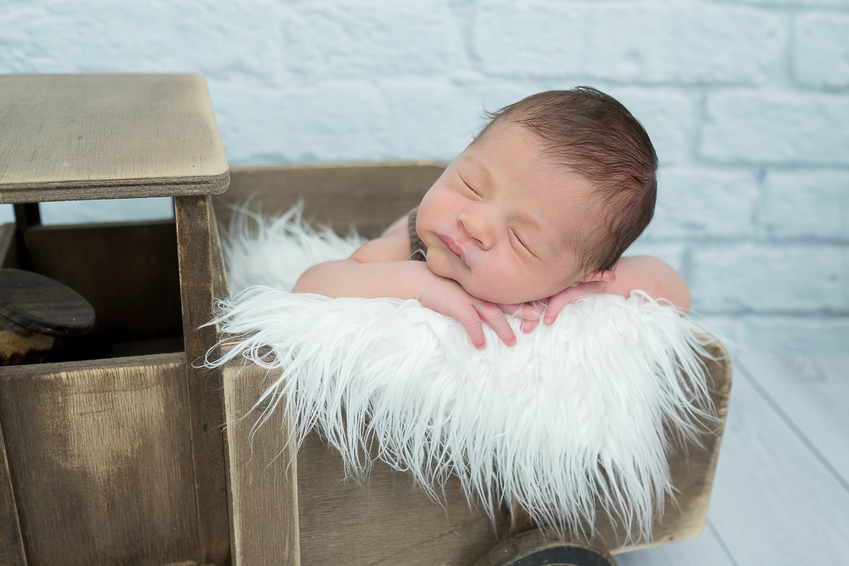 Sabe aquele ensaio que transborda amor, e a gente não consegue selecionar quais fotos postar, porque quer postar todas? Essa é a família do Pietro. Um bebê muito fofo e muito querido!!!!

Um ensaio newborn super delícia de fazer!