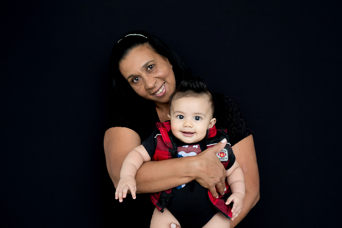 Enrico é um doce de menino, com o sorriso fácil e mais fofo do mundo não tem quem resista. Faz todos a sua volta cair de amores por ele. 