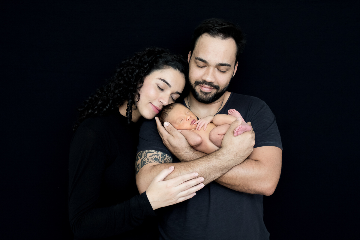 O Benício chegou trazendo ainda mais amor ♥

com 9 dias de vida essa linda família veio ao estúdio e foi só suspiros...um pequeno com traços delicados, miudinho mas cheio de dobrinhas! muito amor por cada fotografias que fizemos <3 