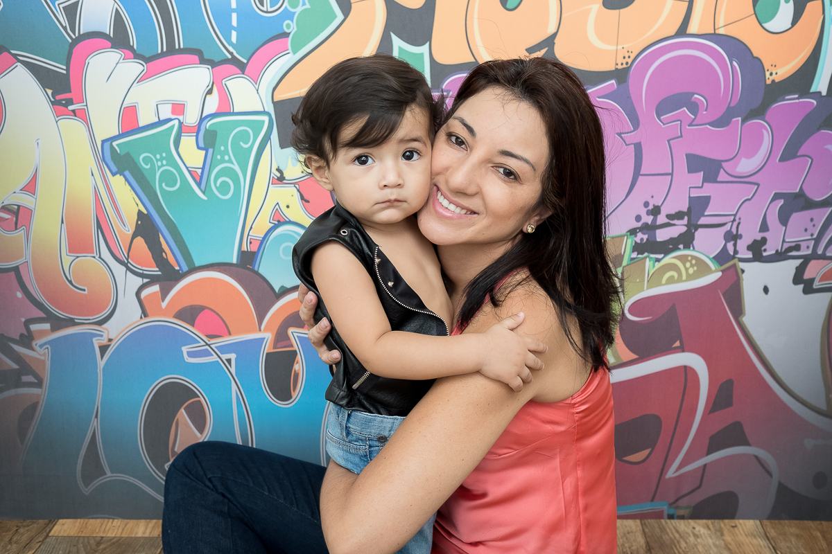 já fotografamos o Theo na sua sessão newborn...

Agora em comemoração ao seu 1º aninho tivemos uma nova sessão de fotos, desta vez mais radical!!

Théo é um fofo e sua sessão ficou lindaaa <3    