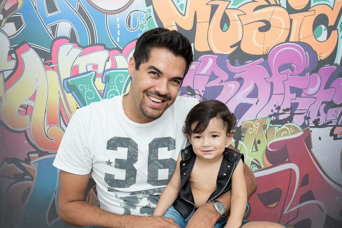 já fotografamos o Theo na sua sessão newborn...

Agora em comemoração ao seu 1º aninho tivemos uma nova sessão de fotos, desta vez mais radical!!

Théo é um fofo e sua sessão ficou lindaaa <3    