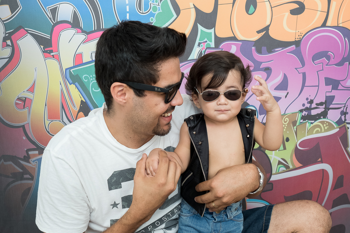 já fotografamos o Theo na sua sessão newborn...

Agora em comemoração ao seu 1º aninho tivemos uma nova sessão de fotos, desta vez mais radical!!

Théo é um fofo e sua sessão ficou lindaaa <3    